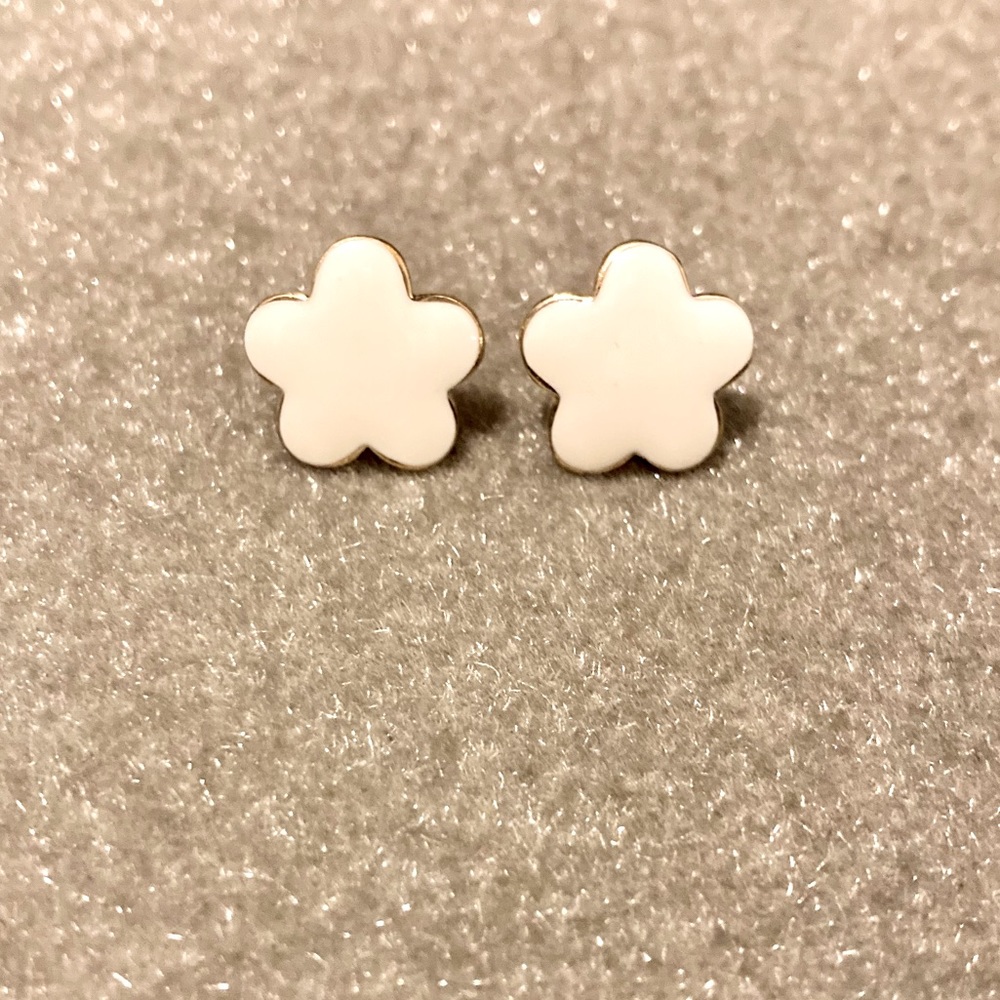 KEP Designs Small Flower Earrings